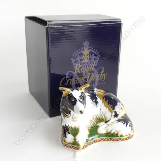 Royal Crown Derby paperweight 'Border Collie'